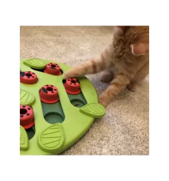 Buggin' Out Puzzle & Play